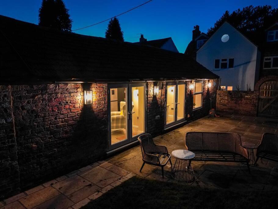 The Stables, Converted Barn Outside York Esterno foto