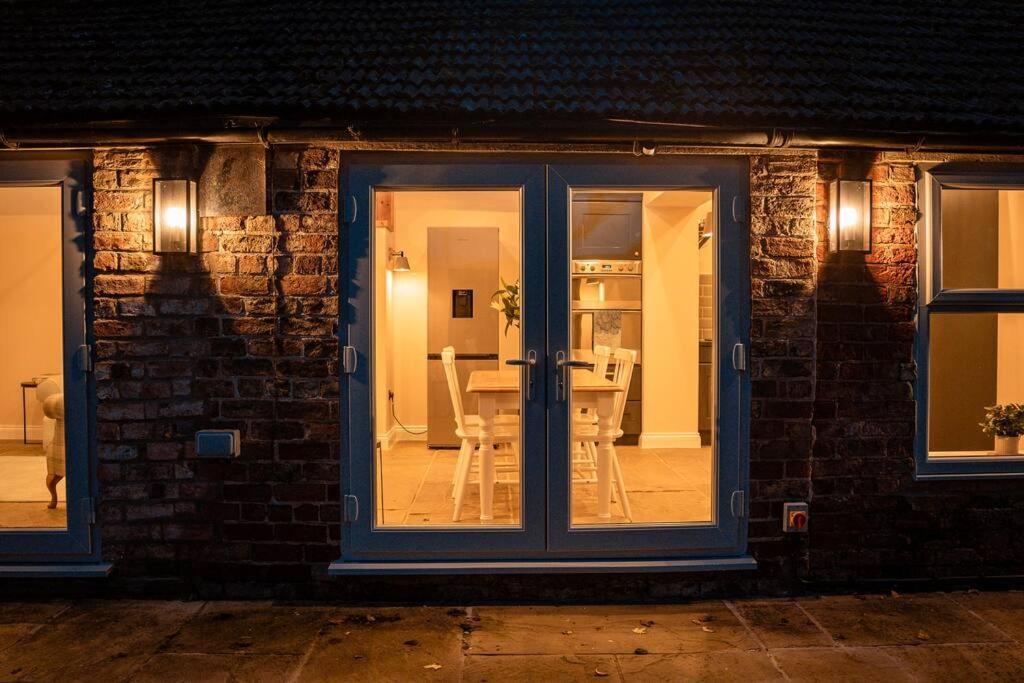 The Stables, Converted Barn Outside York Esterno foto